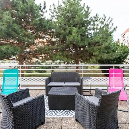 Comme Chez Vous